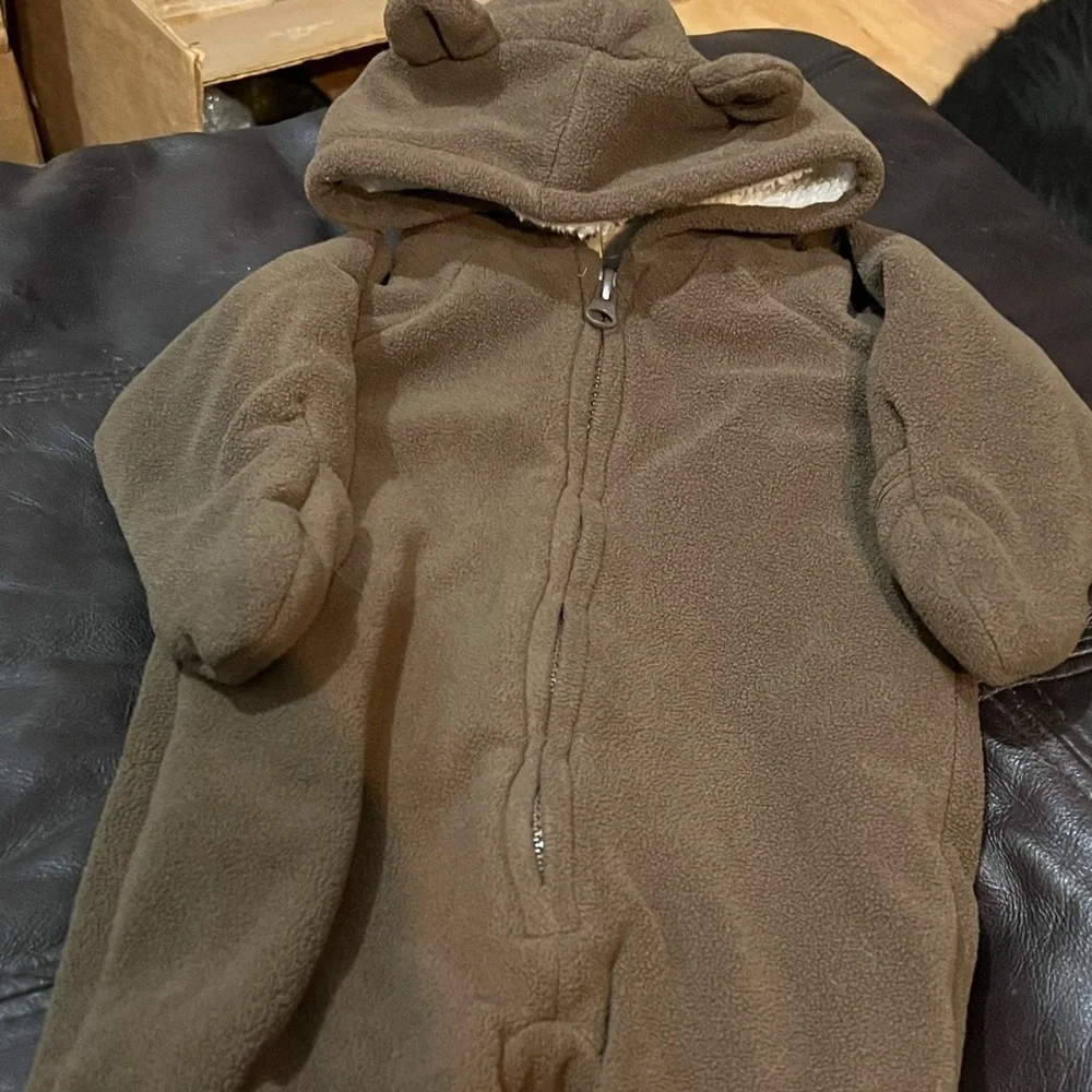 Old Navy Baby Boy Snowsuit Warm Suit Winter Outfit Brown Teddy Bear 3-6 months